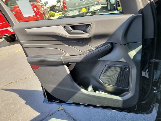 Used 2022 Ford Escape SE w/ Convenience Package FWD image 29