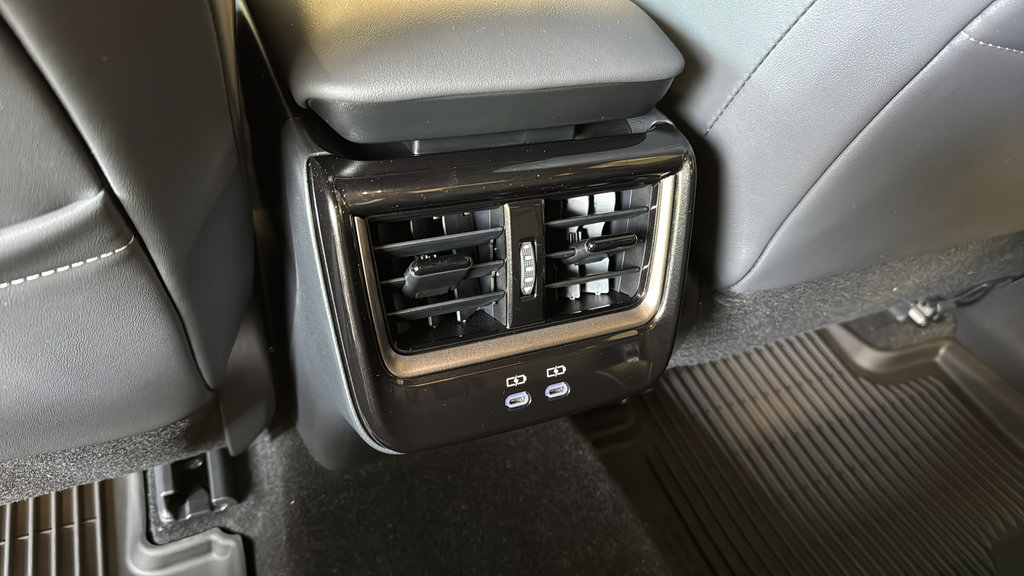 Used 2026 Toyota Crown AWD/4WD image 16
