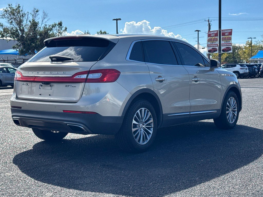 Used 2017 Lincoln MKX Select w/ Select Plus Package AWD/4WD image 8