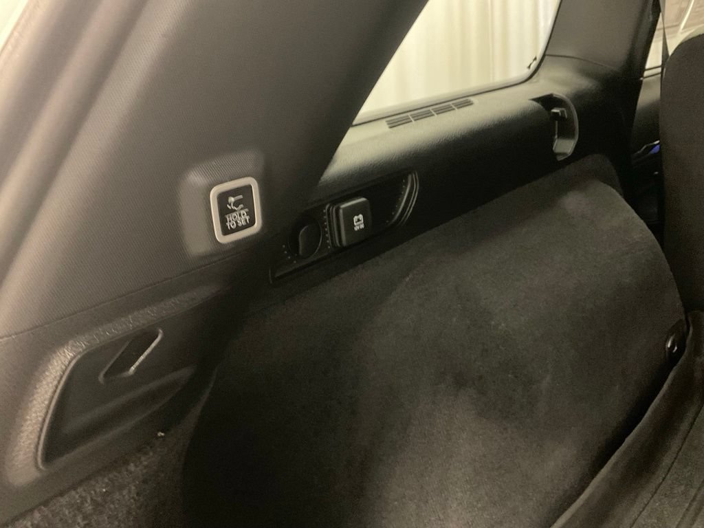 Used 2023 Jeep Grand Cherokee Overland w/ Luxury Tech Group IV AWD/4WD image 25