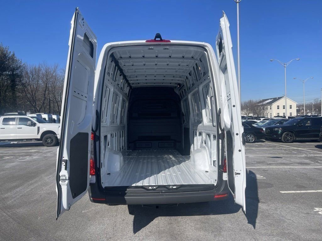 New 2025 Mercedes-Benz Sprinter 2500 image 6