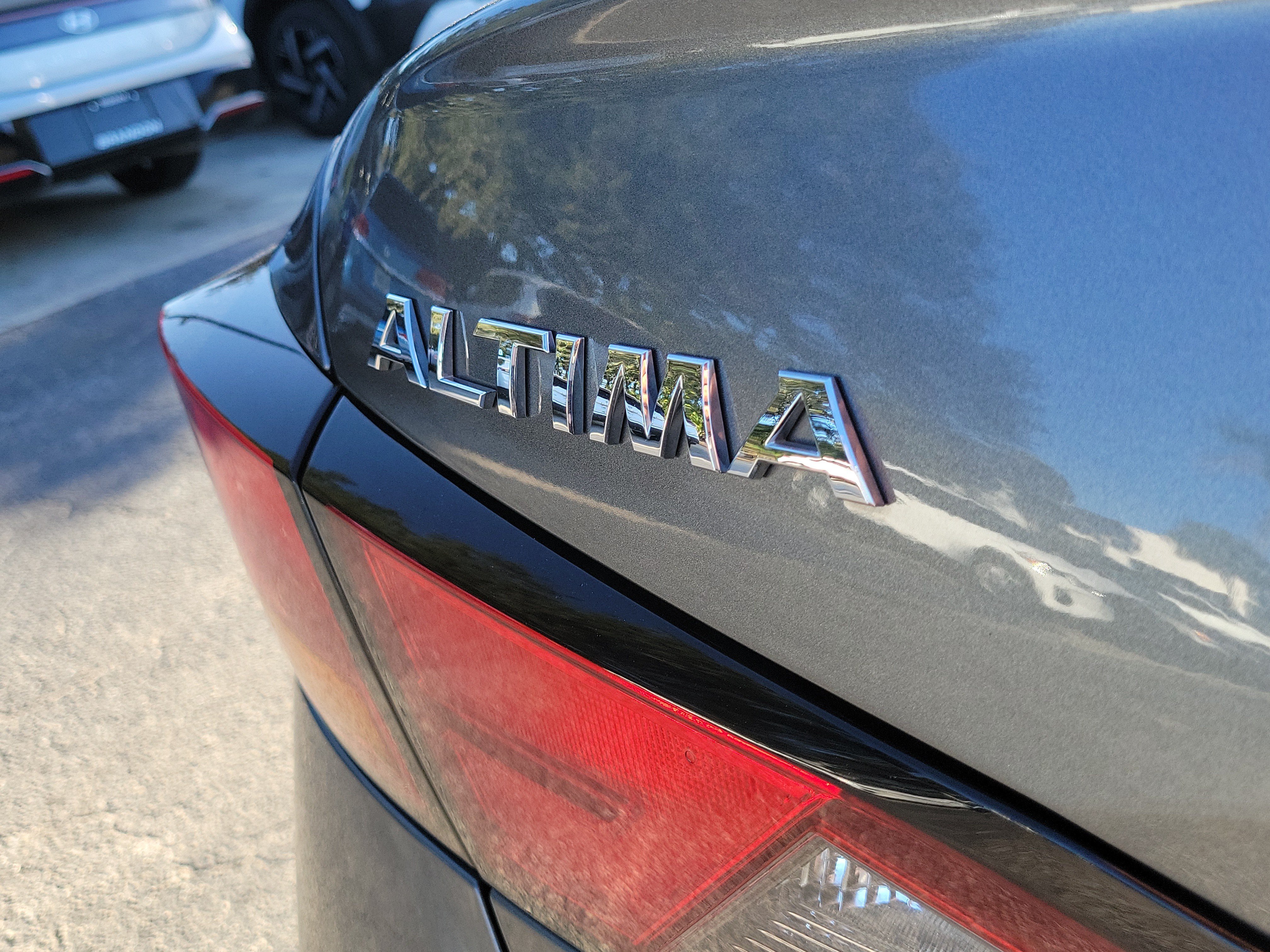 Used 2022 Nissan Altima 2.5 SR FWD image 8