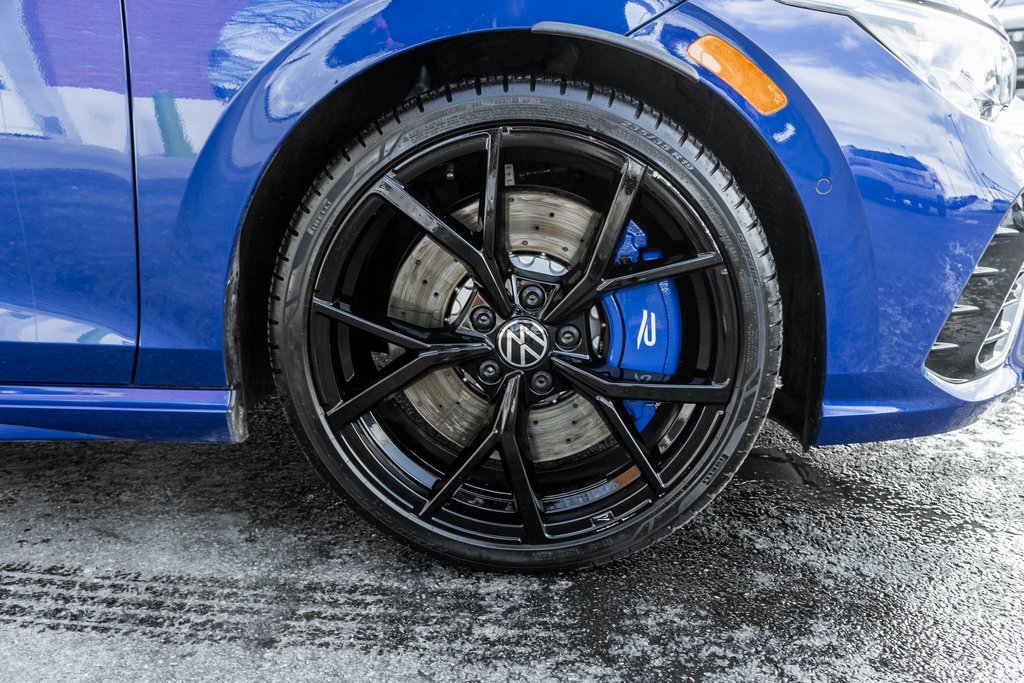 Used 2023 Volkswagen Golf 20th Anniversary Edition image 5