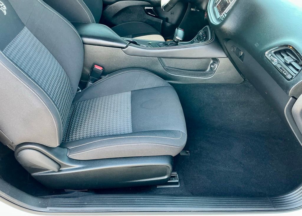 Used 2019 Dodge Challenger SRT Hellcat Redeye image 28