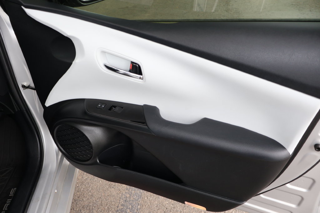 Certified 2020 Toyota Prius LE AWD/4WD image 39