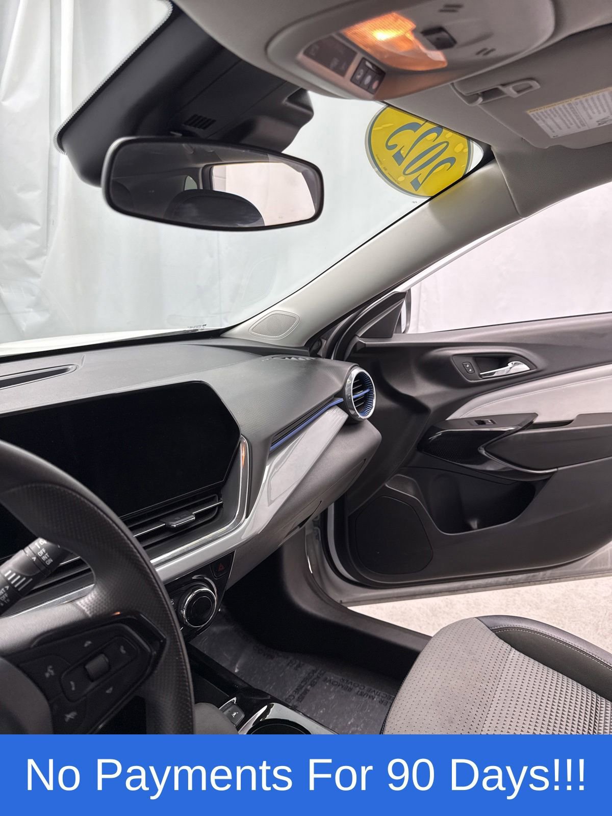 Used 2025 Chevrolet Trax LT FWD image 21