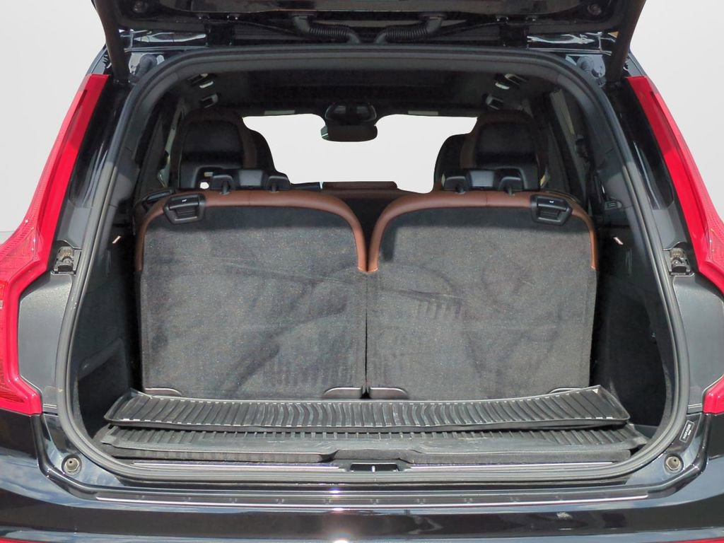Used 2024 Volvo XC90 B6 Ultimate w/ Protection Package Premier image 12