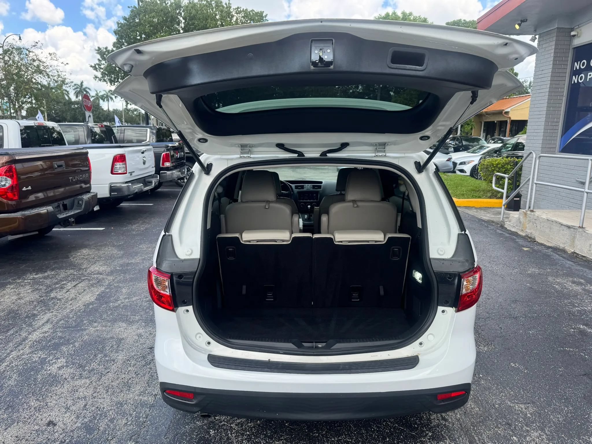 Used 2012 MAZDA MAZDA5 Grand Touring FWD image 7