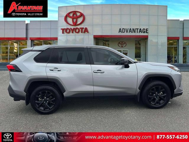 Certified 2025 Toyota RAV4 LE FWD image 5
