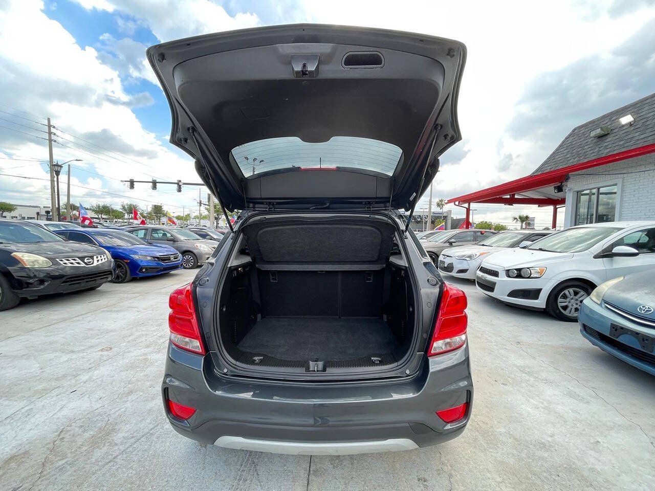 Used 2018 Chevrolet Trax LT w/ LT Convenience Package FWD image 13