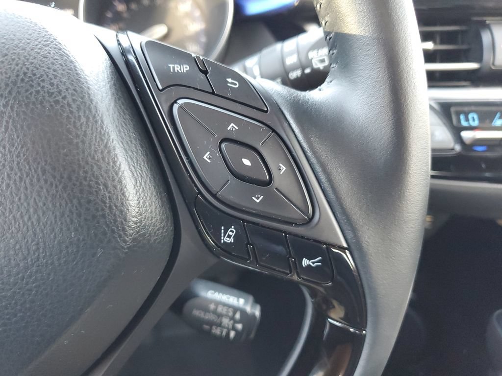Used 2022 Toyota C-HR XLE FWD image 20
