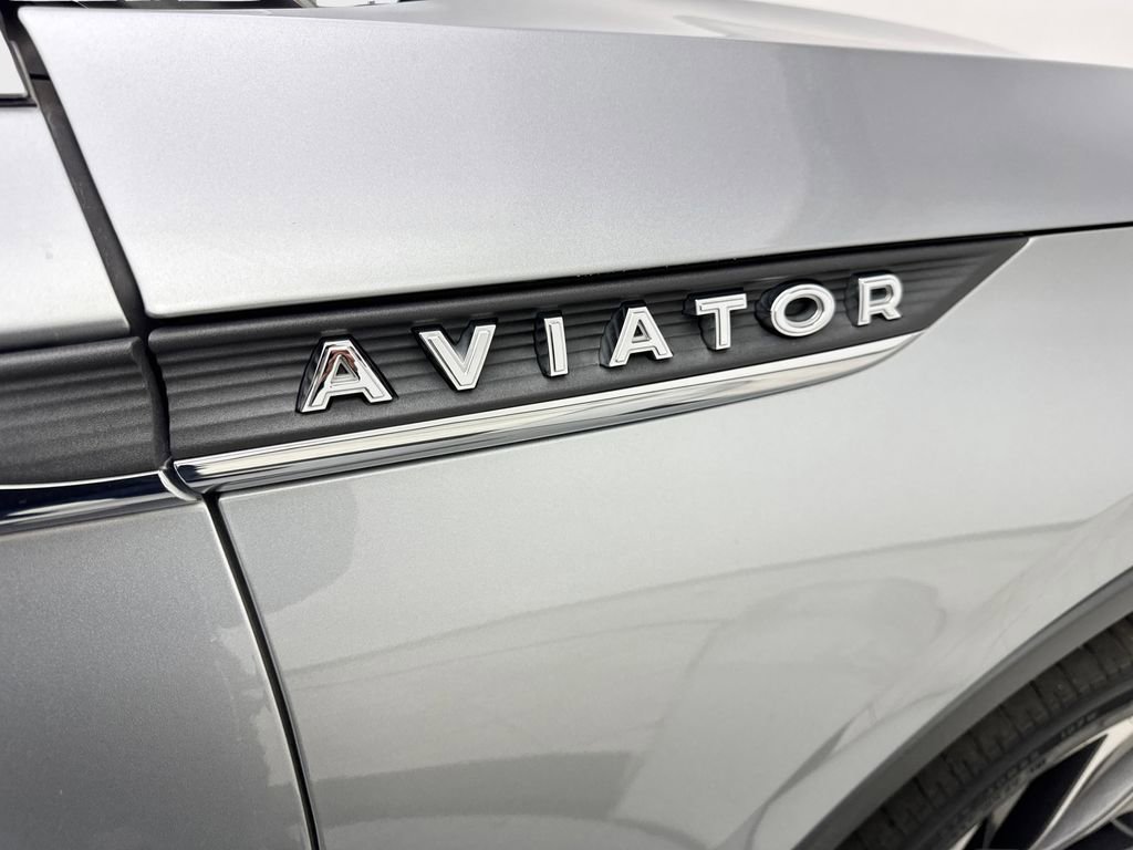 Used 2020 Lincoln Aviator Reserve w/ Equipment Group 202A AWD/4WD image 23