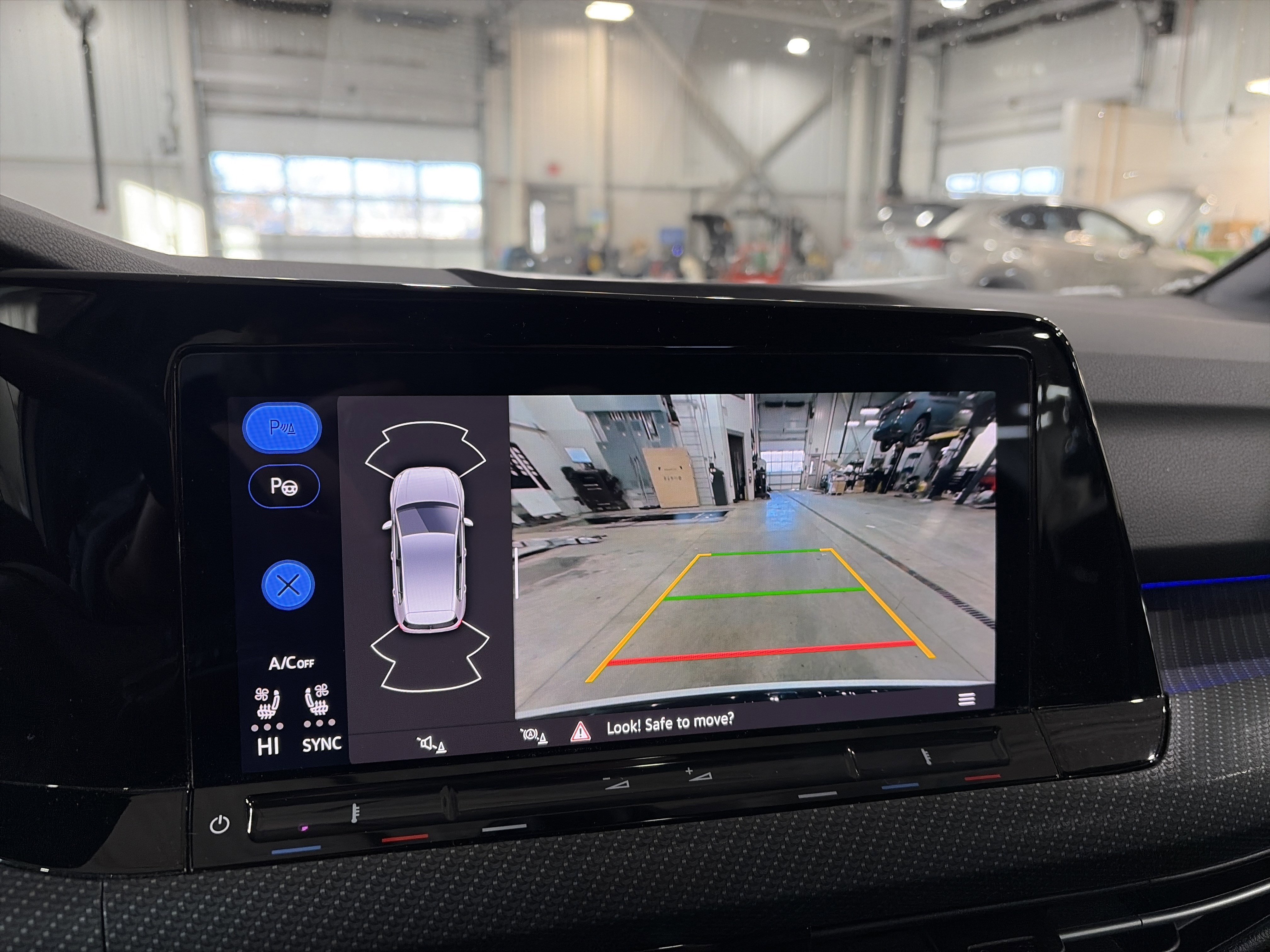 Certified 2024 Volkswagen Golf R image 32