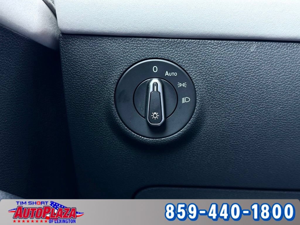 Used 2025 Volkswagen Taos SE AWD/4WD image 20
