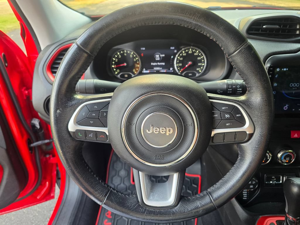 Used 2017 Jeep Renegade Trailhawk AWD/4WD image 26