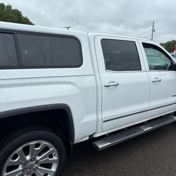 Used 2016 GMC Sierra 1500 SLT w/ Enhanced Driver Alert Package AWD/4WD image 9
