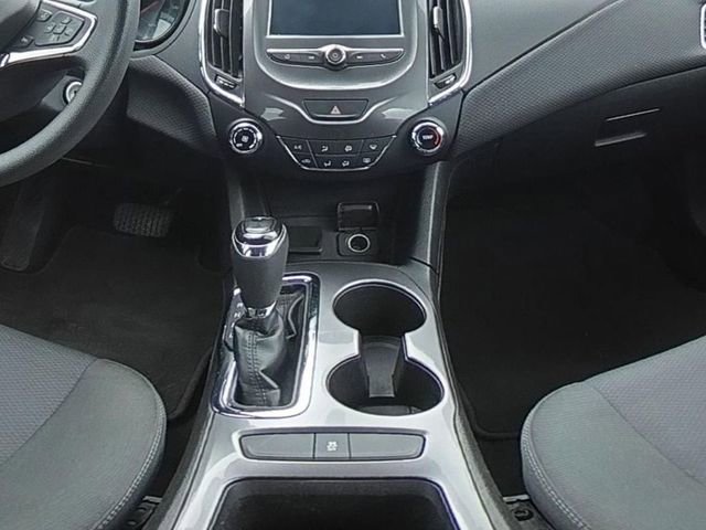 Used 2018 Chevrolet Cruze LT image 18
