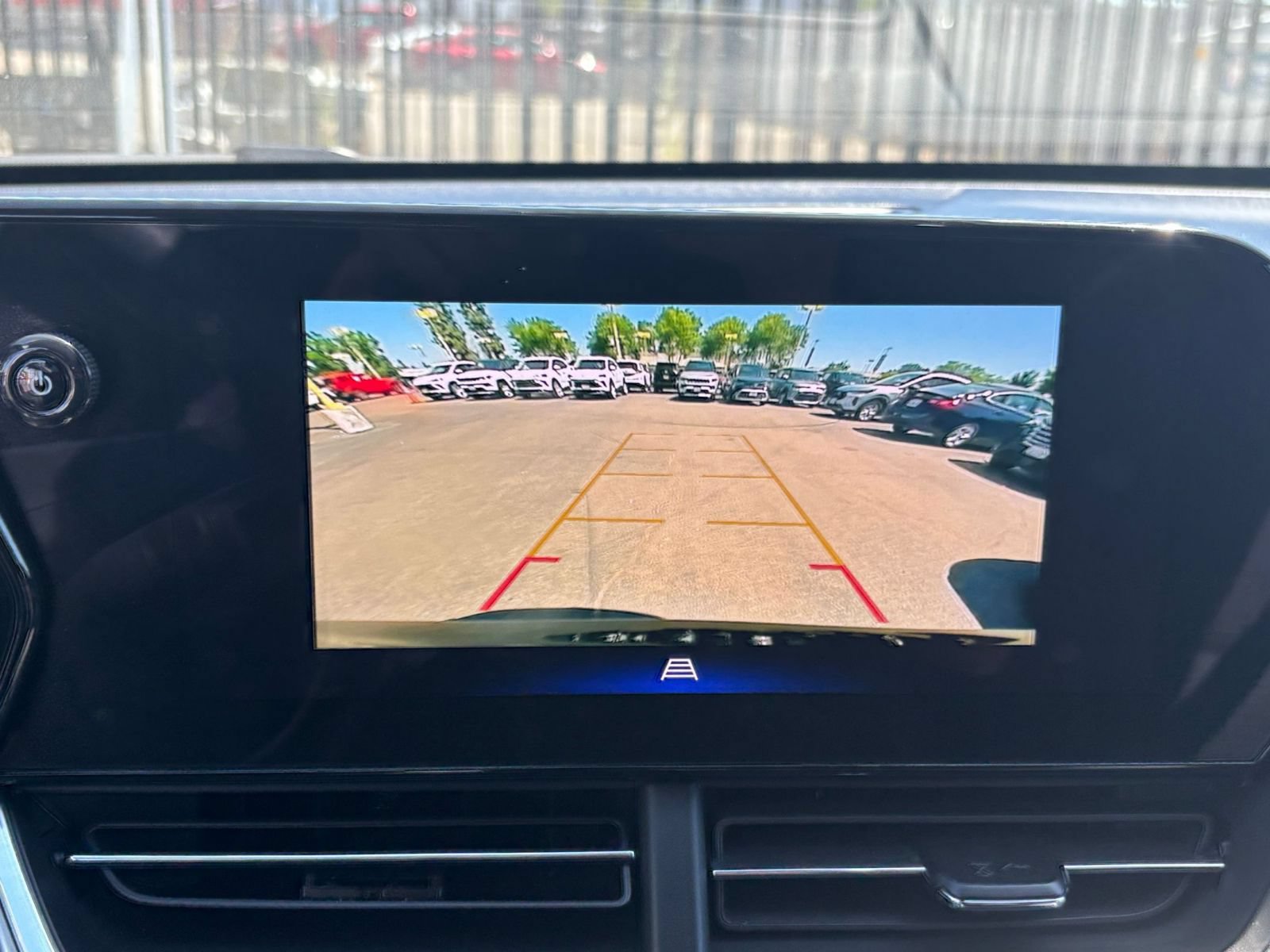 Used 2025 Chevrolet Trax LT FWD image 22
