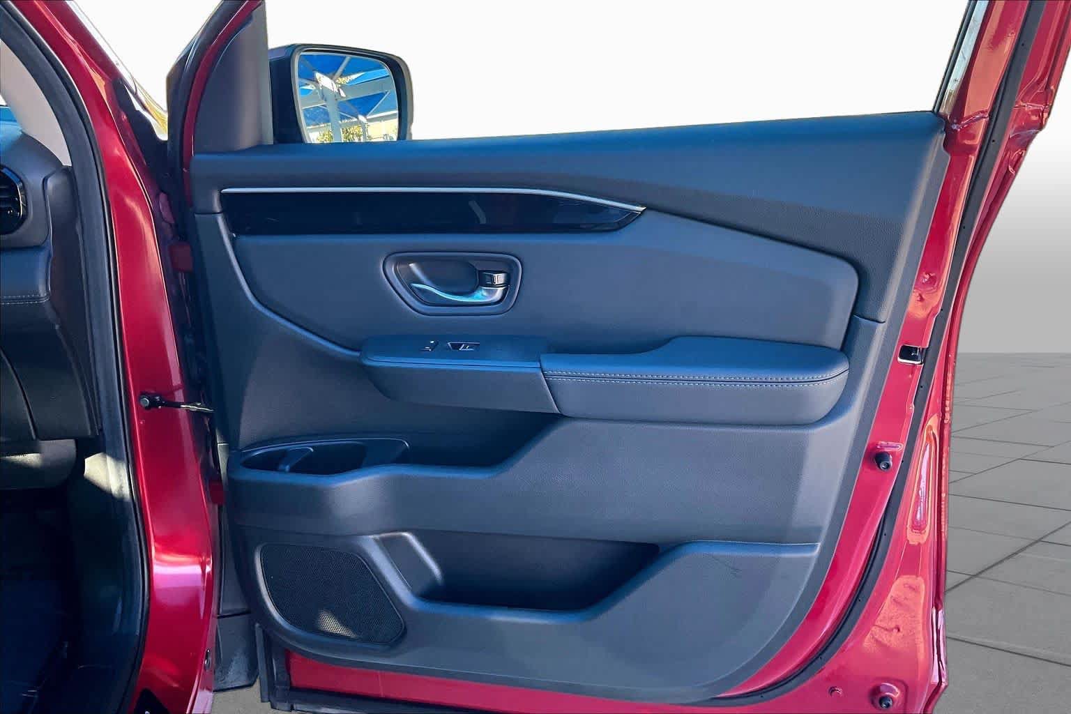 Used 2025 Honda Pilot EX-L image 23