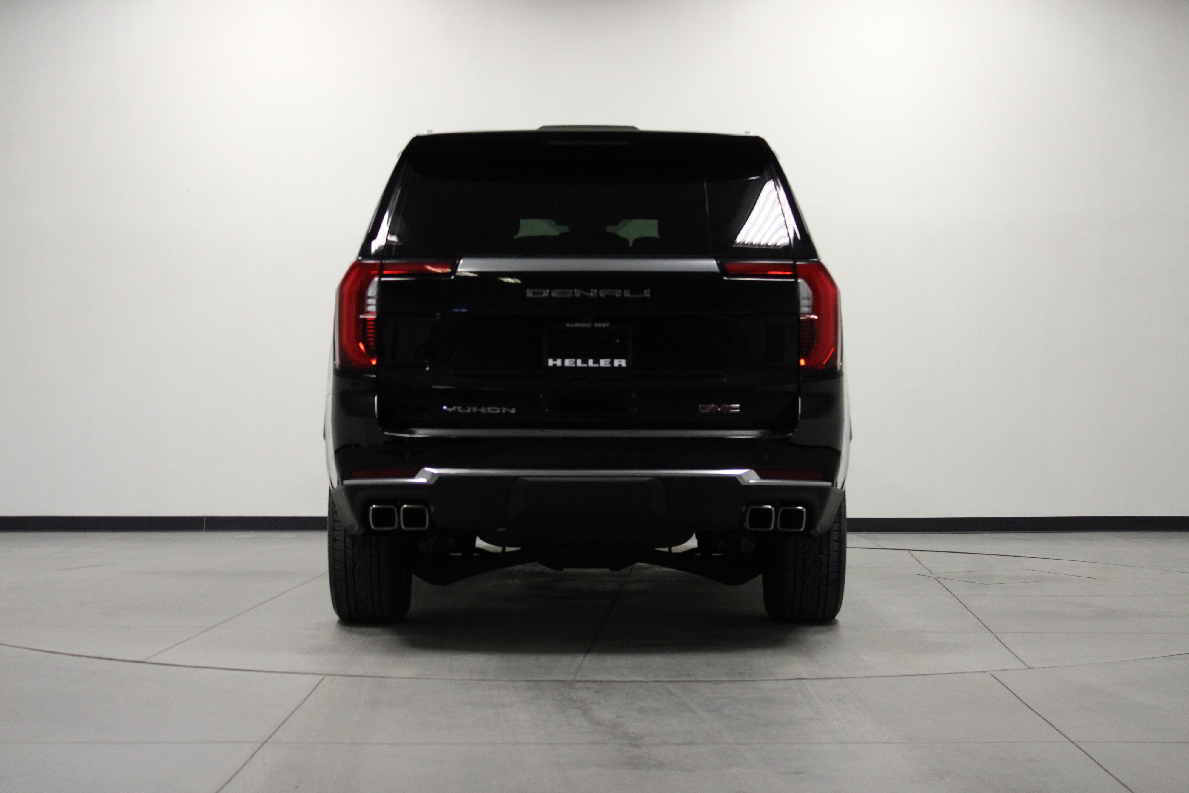 Used 2025 GMC Yukon Denali AWD/4WD image 5