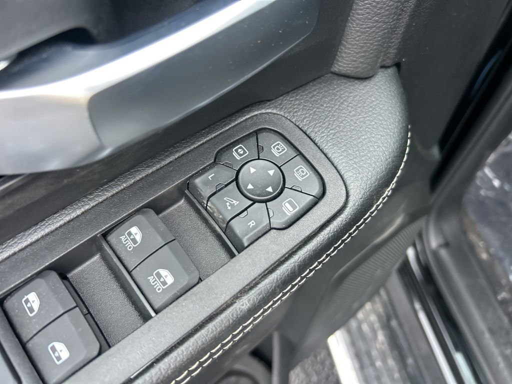 New 2026 RAM 3500 Big Horn AWD/4WD image 15