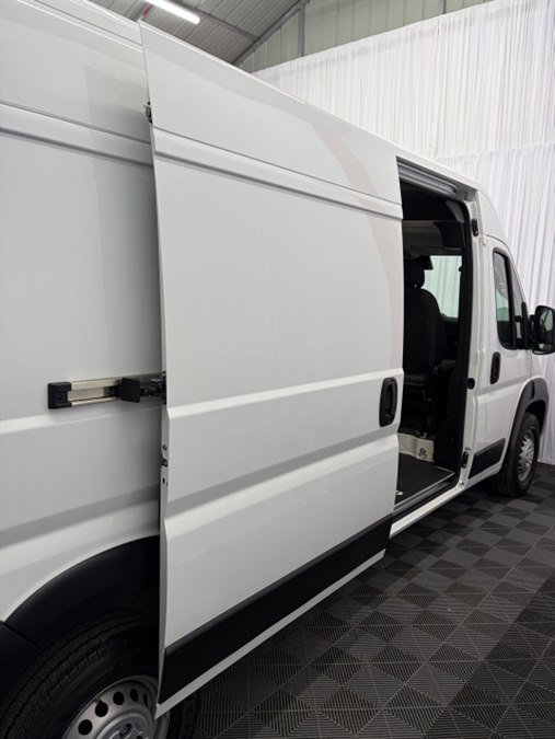 Used 2025 RAM ProMaster 2500 w/ Convenience Group FWD image 16