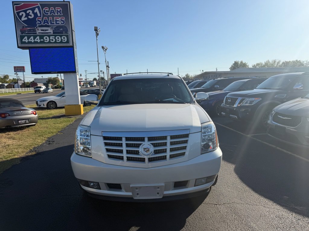 Used 2012 Cadillac Escalade Luxury AWD/4WD image 8