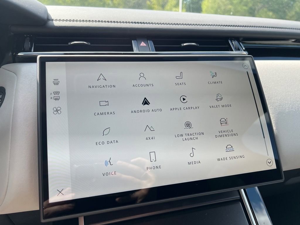 New 2026 Land Rover Range Rover Velar Dynamic SE image 17