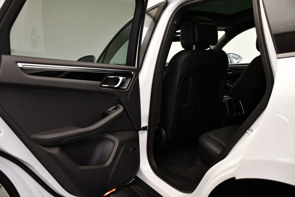 Used 2024 Porsche Macan S image 45