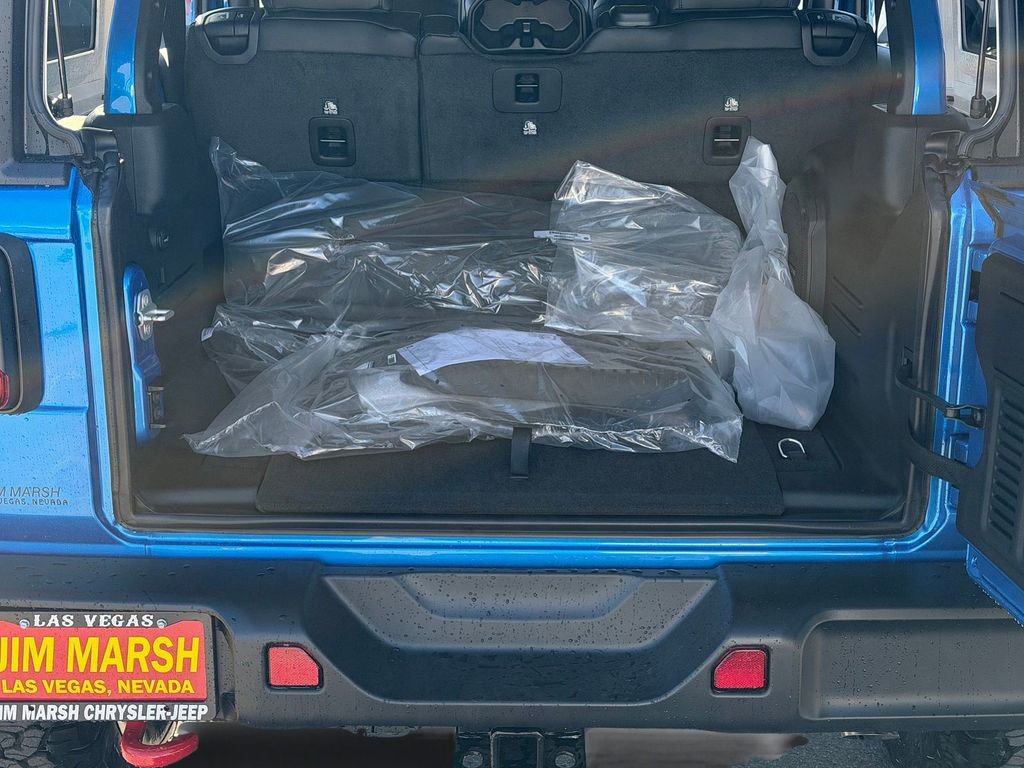 New 2026 Jeep Wrangler Unlimited Rubicon w/ Xtreme 35 Tire Package image 4