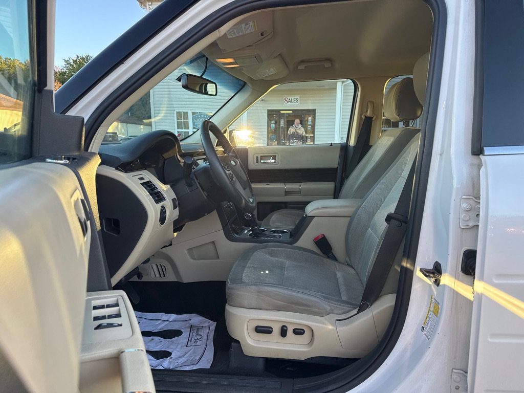 Used 2018 Ford Flex SEL AWD/4WD image 10