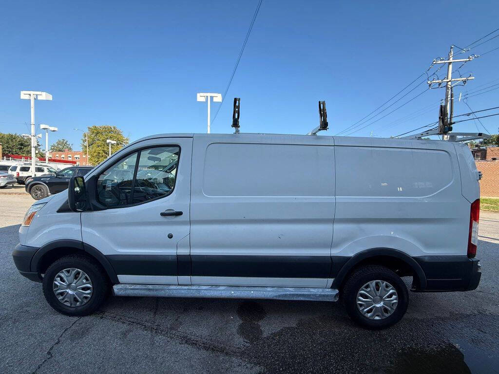 Used 2015 Ford Transit 250 250 3dr SWB Low Roof Cargo Van w/ Exterior Upgrade Package image 6