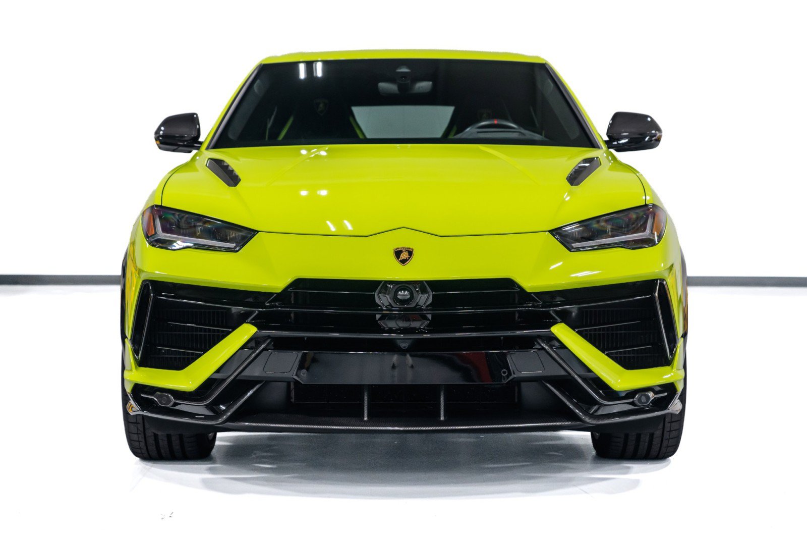 Used 2024 Lamborghini Urus Performante AWD/4WD image 3