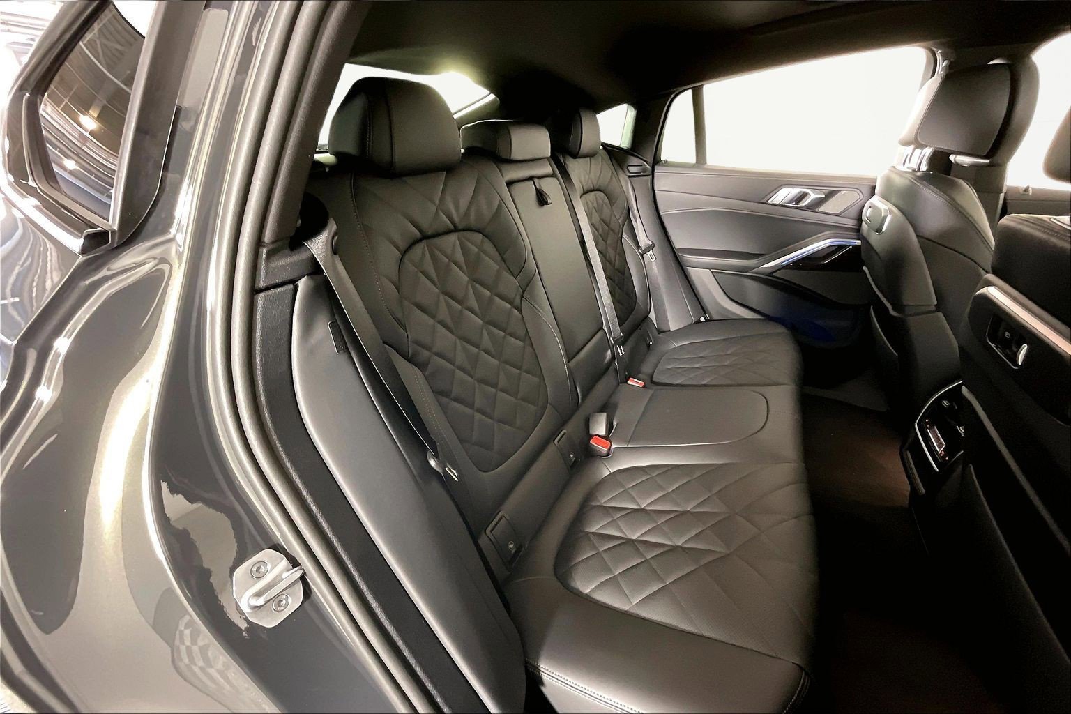 New 2026 BMW X6 xDrive40i image 13