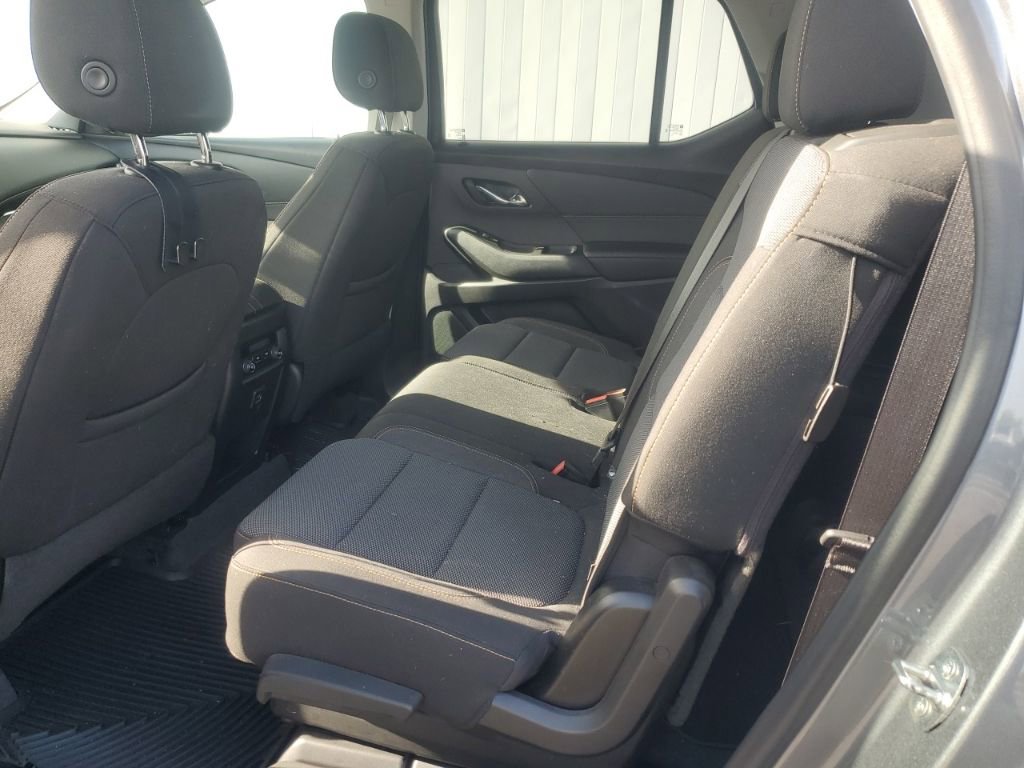 Used 2021 Chevrolet Traverse LS image 11