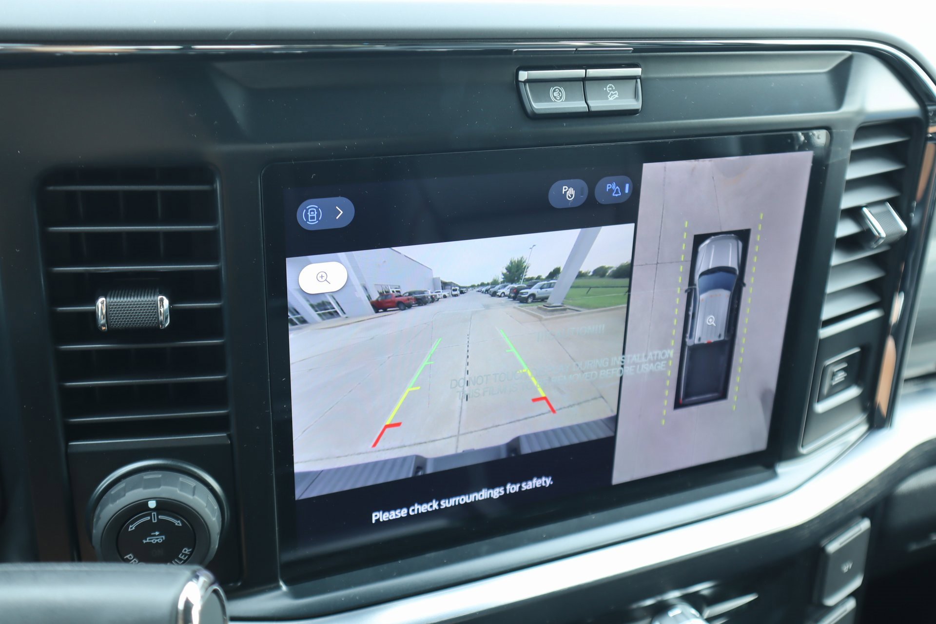 New 2026 Ford F250 Lariat w/ Black Appearance Package image 8