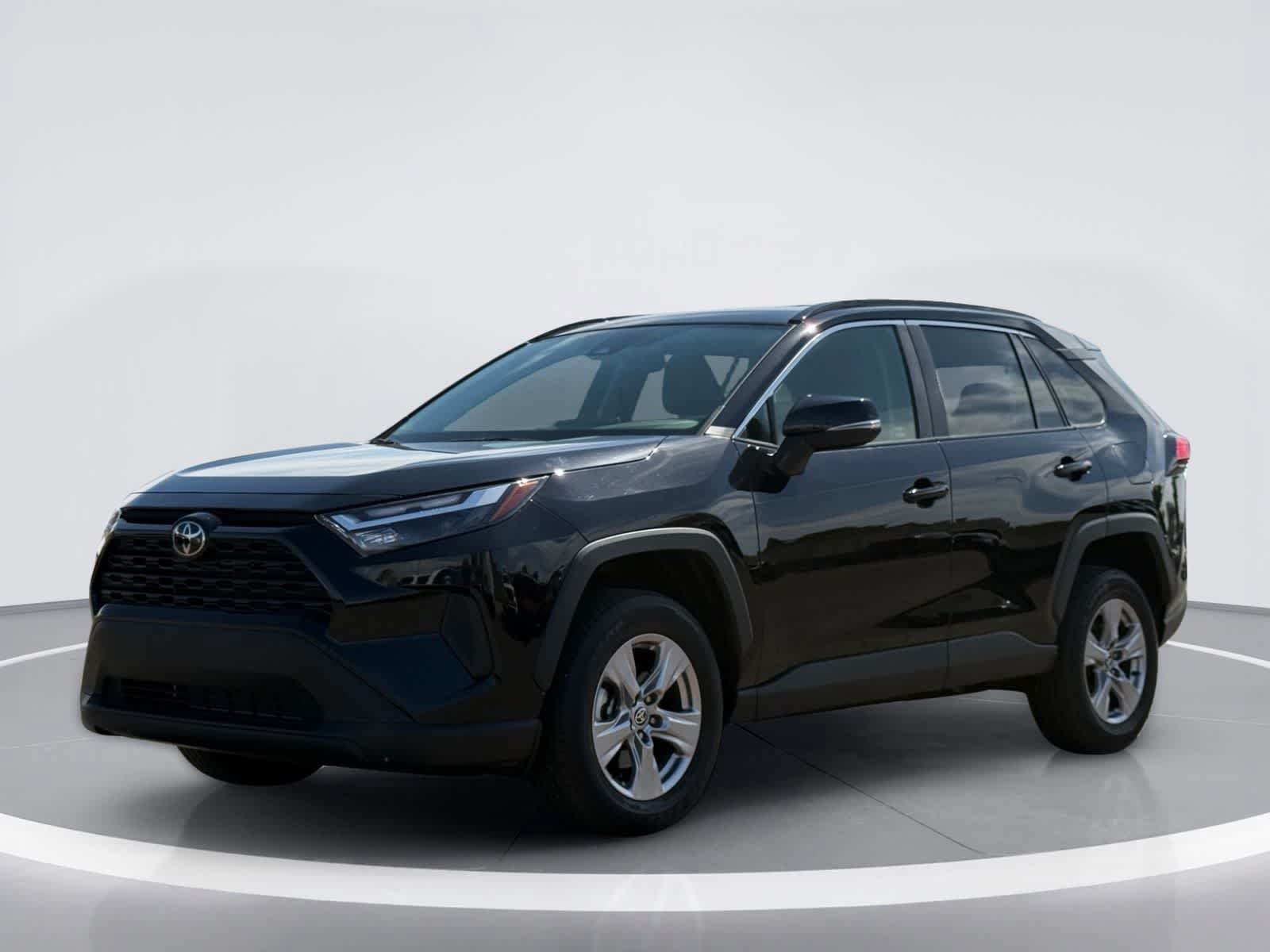Used 2023 Toyota RAV4 XLE FWD video 2