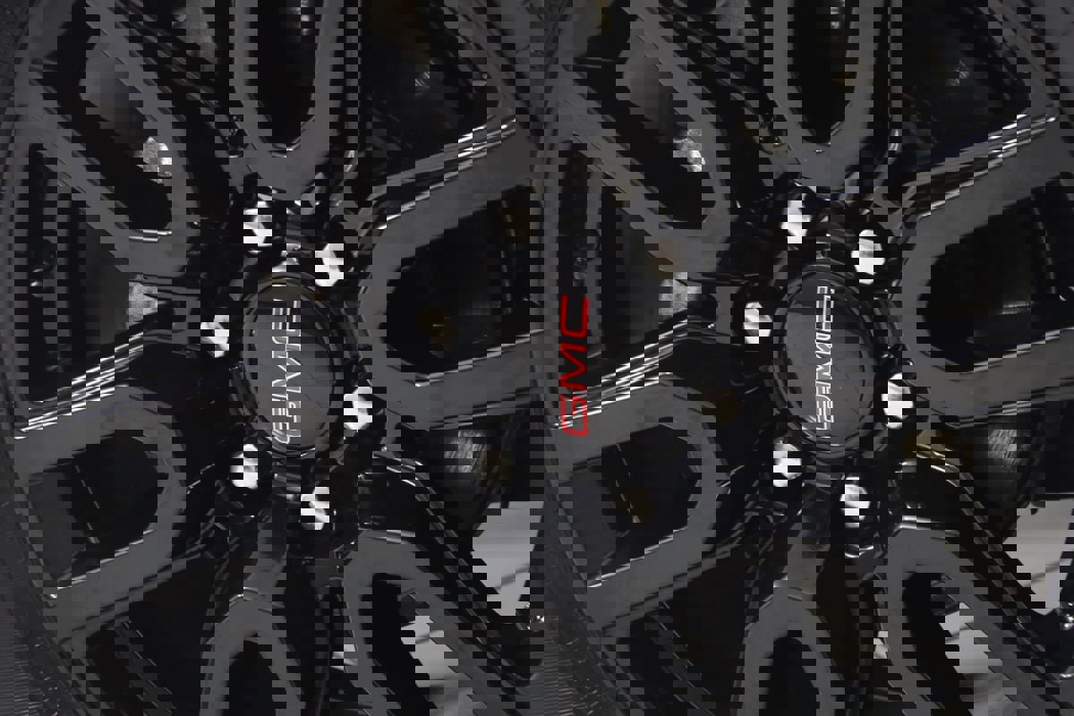 Used 2024 GMC Sierra 1500 Elevation image 15