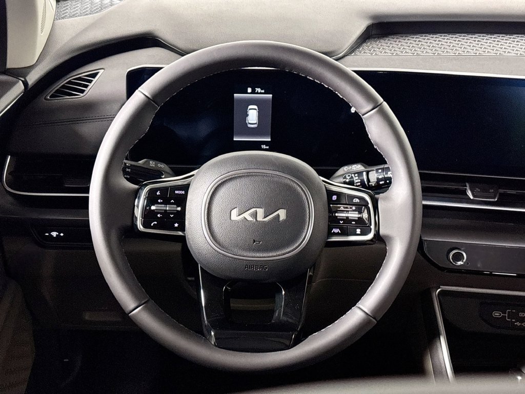 New 2026 Kia Carnival FWD image 13
