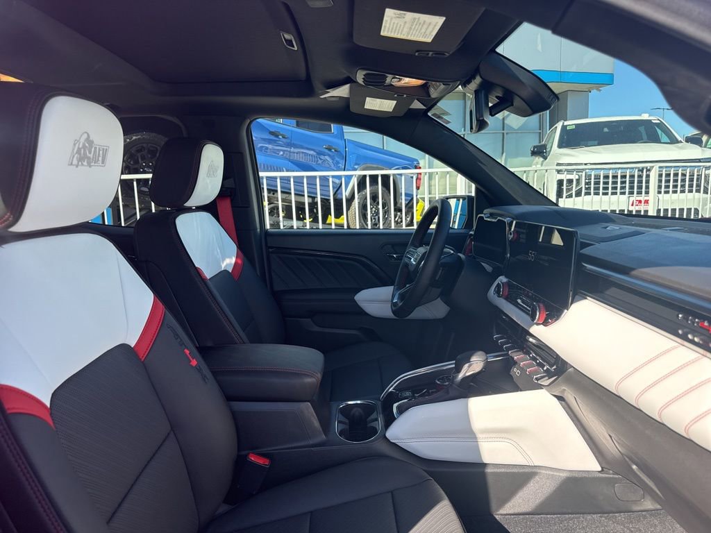 Certified 2025 GMC Canyon AT4 w/ AT4X AEV Edition image 24