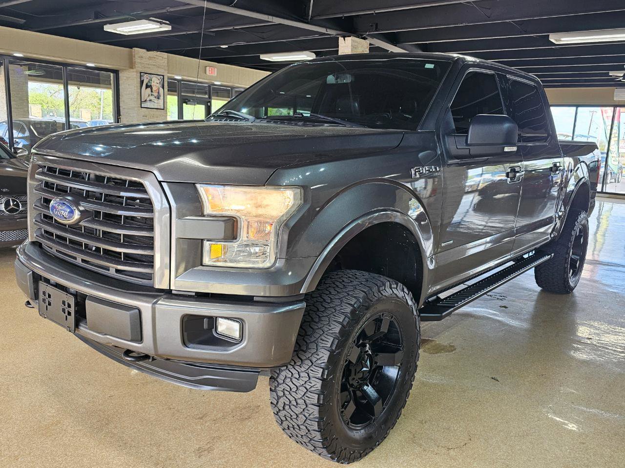 Used 2015 Ford F150 XLT w/ Equipment Group 302A Luxury image 3