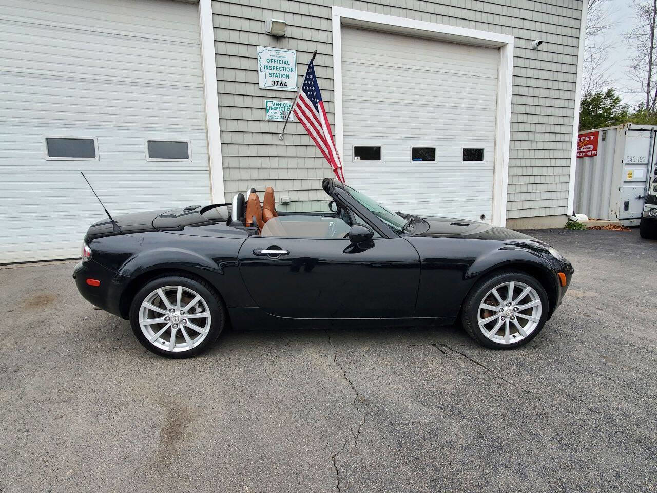 Used 2007 MAZDA MX-5 Miata Grand Touring w/ Premium Pkg RWD image 11