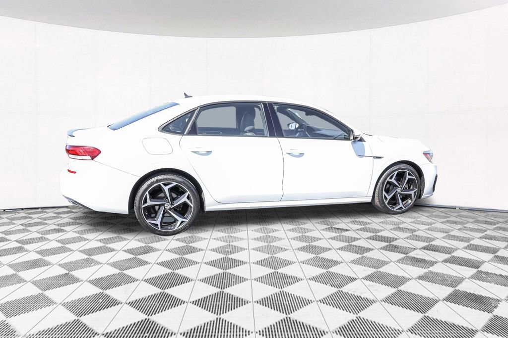 Used 2021 Volkswagen Passat 2.0T R-Line image 10