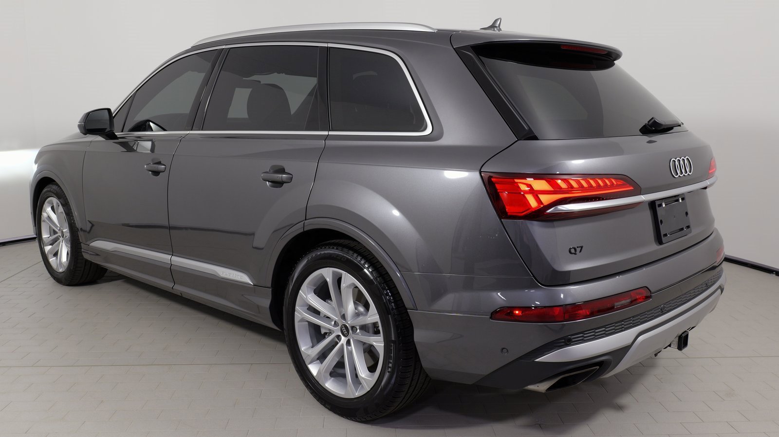 Used 2025 Audi Q7 3.0T Prestige w/ Prestige Package image 14