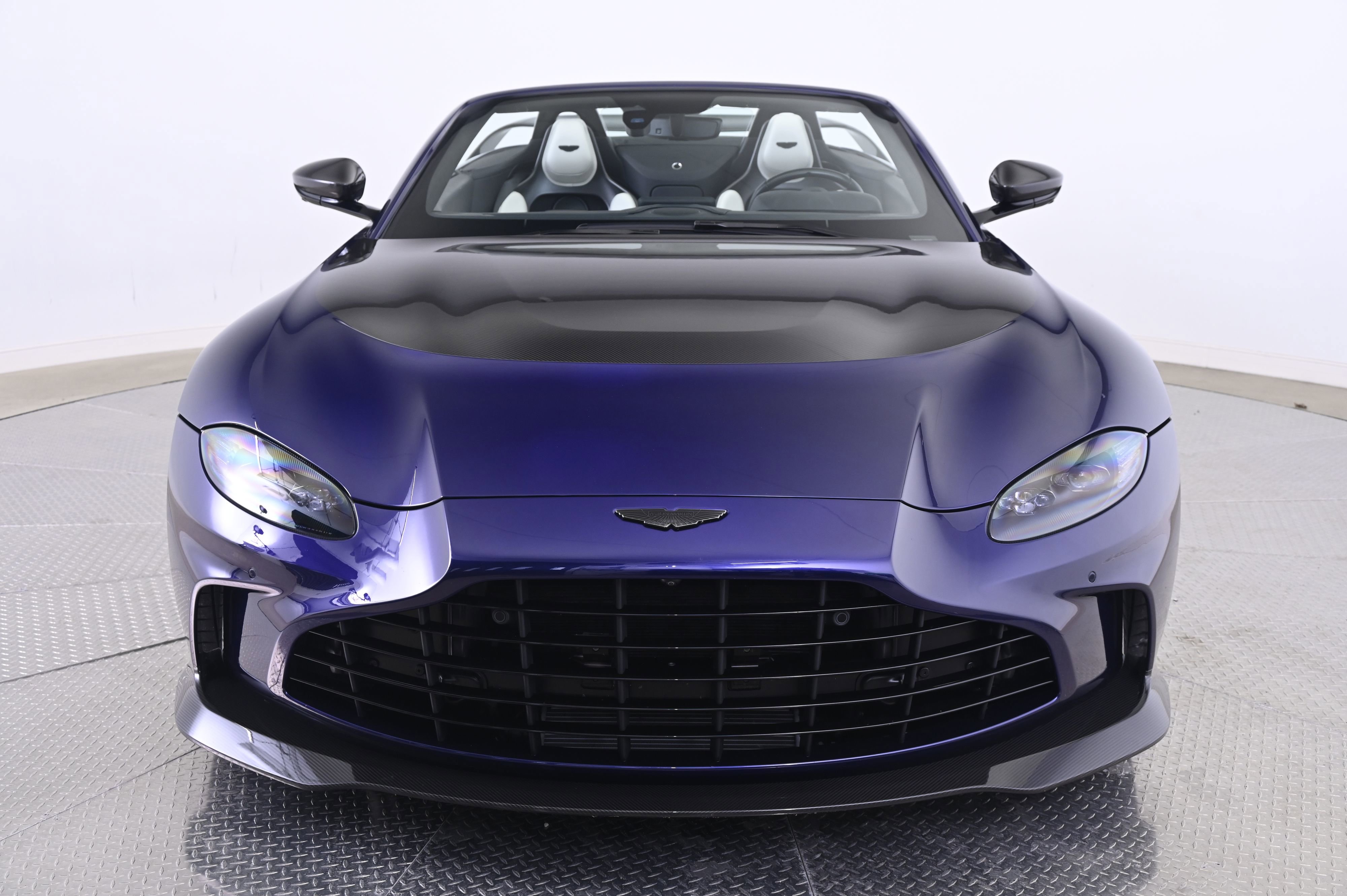 Used 2023 Aston Martin V12 Vantage Roadster image 10