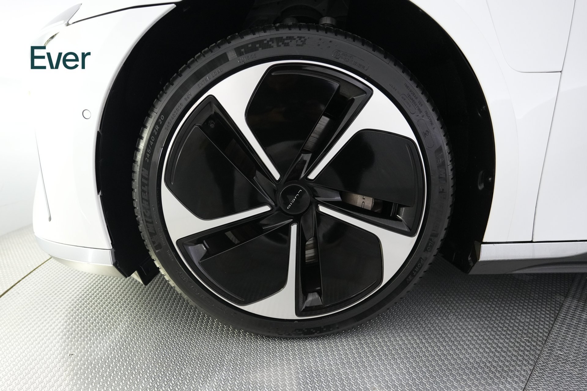 Used 2024 Lucid Air Touring AWD/4WD image 19