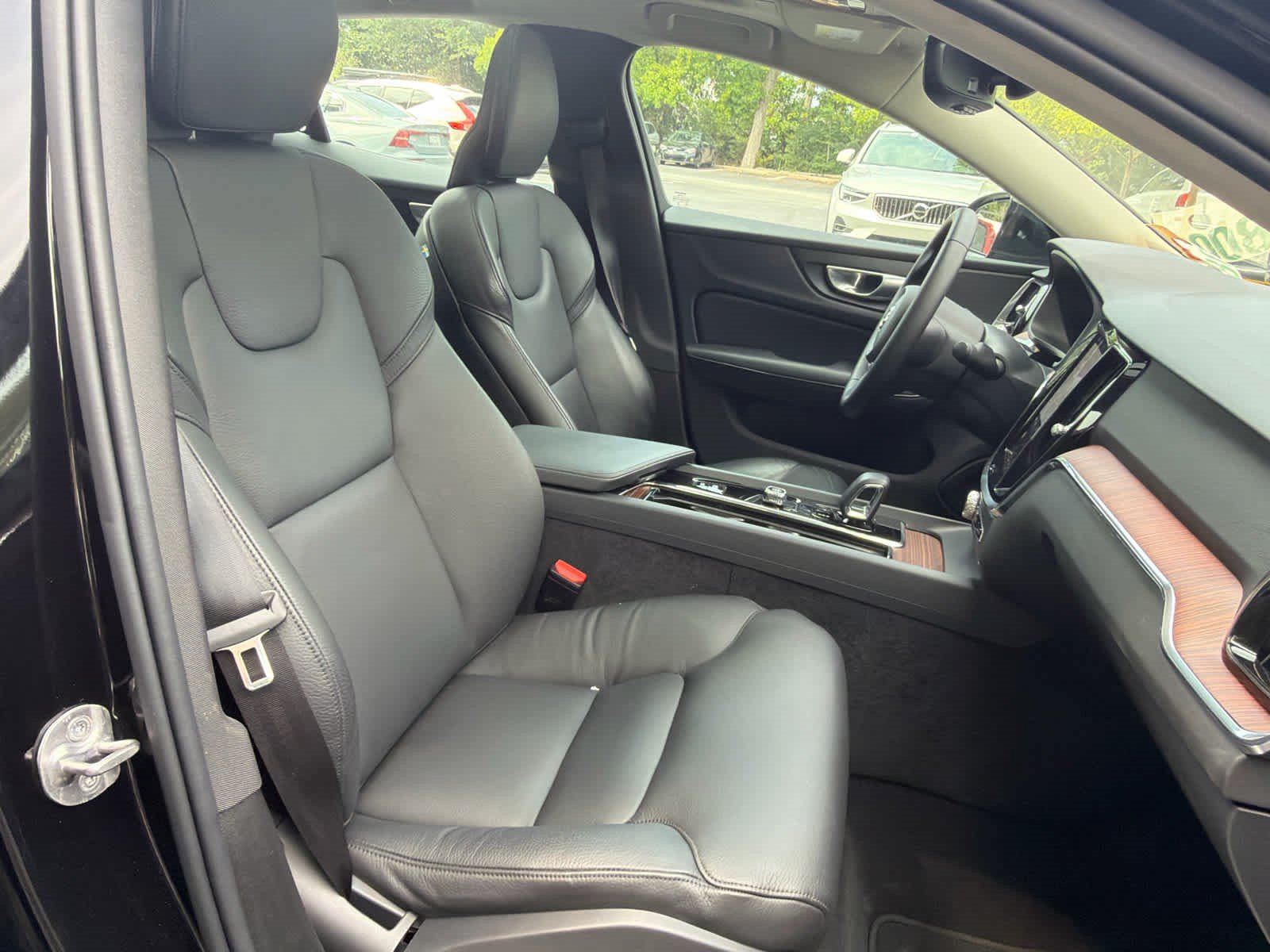 Used 2025 Volvo S60 B5 Plus FWD image 18