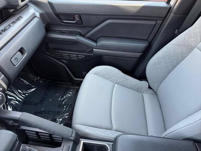 Certified 2025 Toyota Tacoma SR5 AWD/4WD image 60