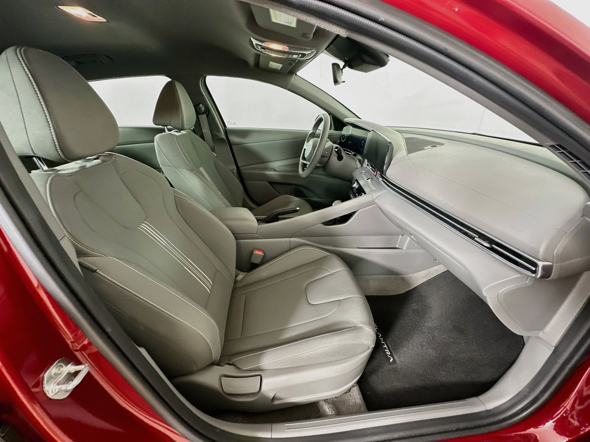 Used 2024 Hyundai Elantra SEL FWD image 30