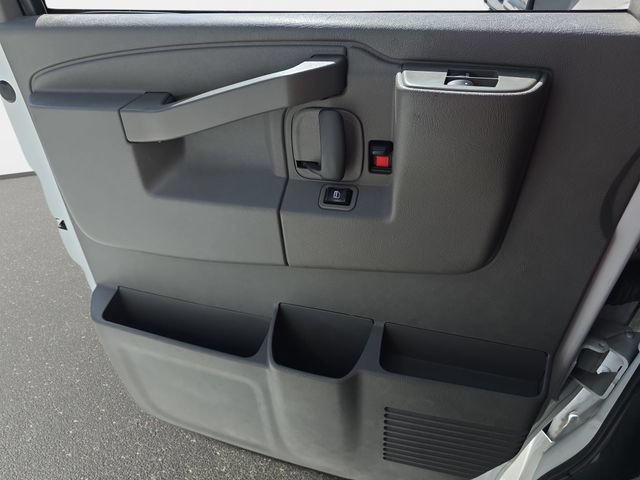 Used 2020 Chevrolet Express 3500 w/ Power Convenience Package RWD image 23
